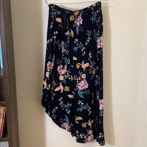 Flowery, flowy skirt with a side slit